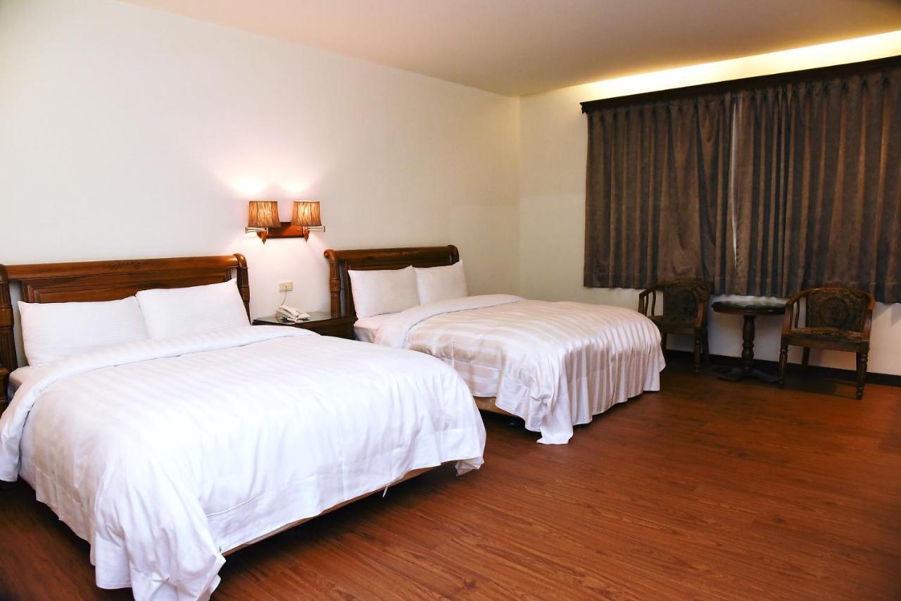 England Business Motel Yilan Esterno foto