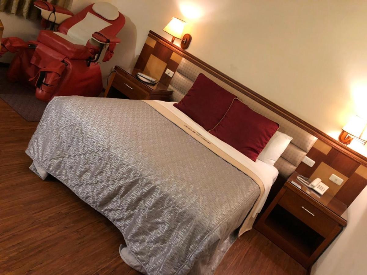 England Business Motel Yilan Esterno foto